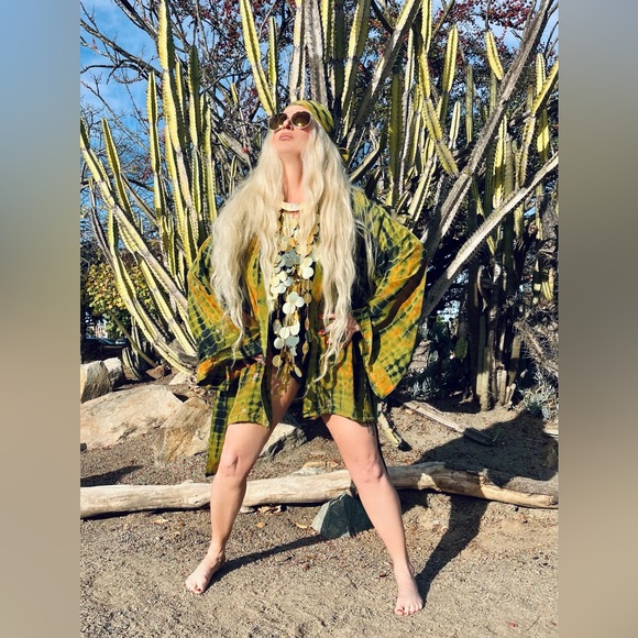 KARMA luxury Sustainable silk Kimono - Picture 7 of 11